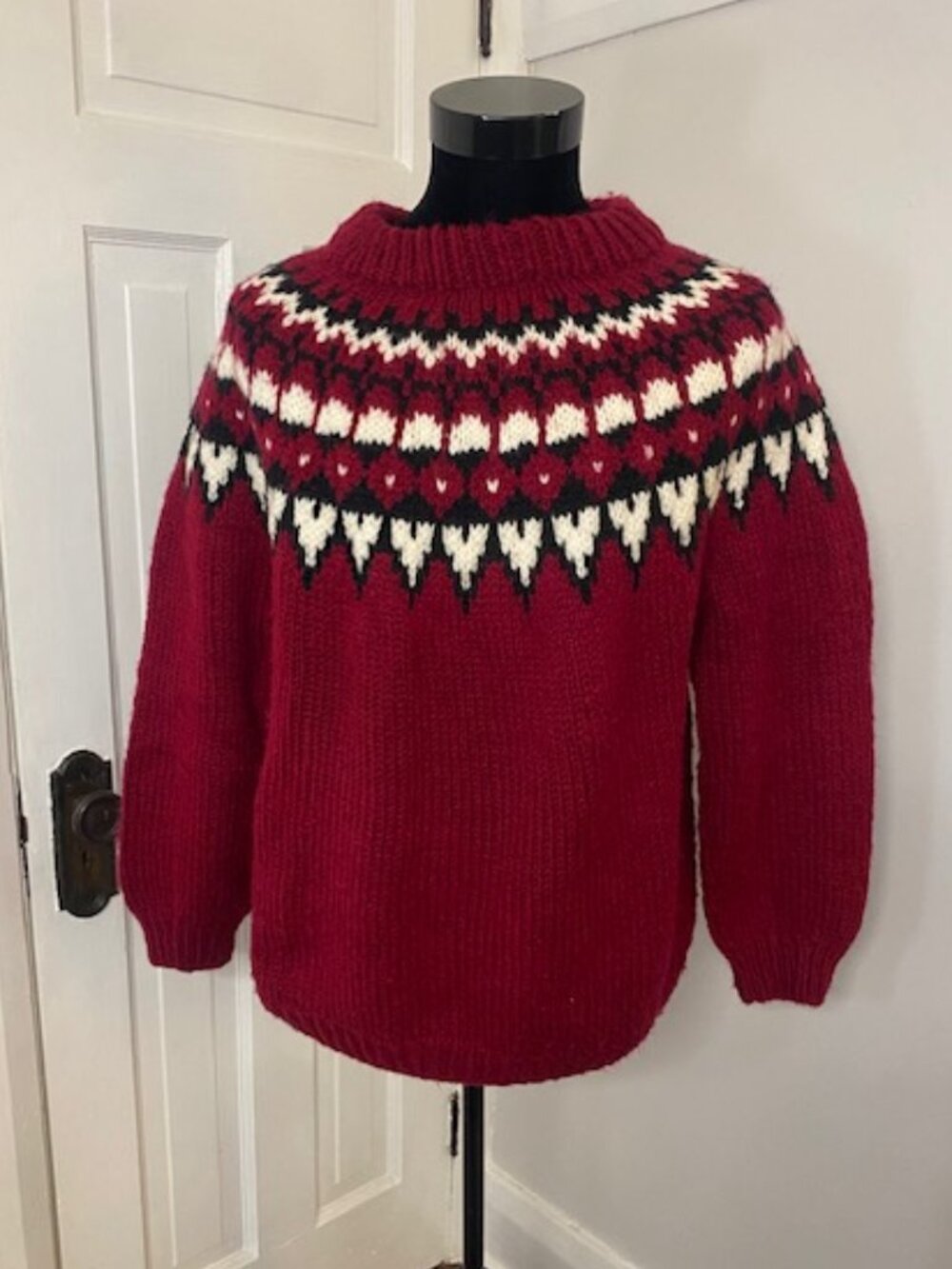 Fishermans Fair isle knit Sweater Hand made Chunky knit Large Wine Red.